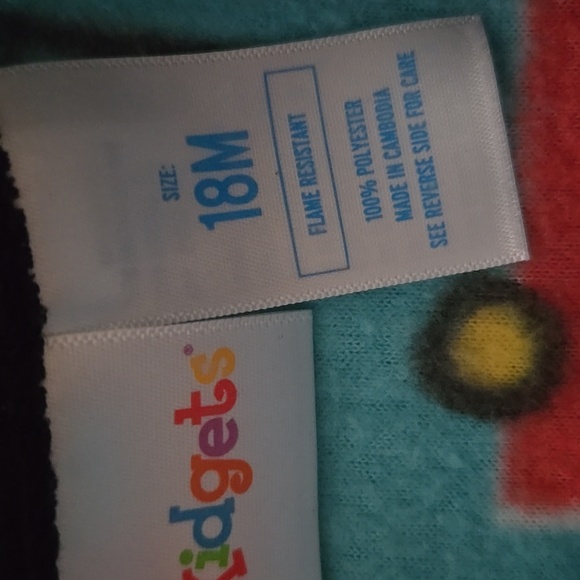 Kidgets Fireman Fleece 18mo Footie Sleeper With Grips - Never Worn - Picture 3 of 3